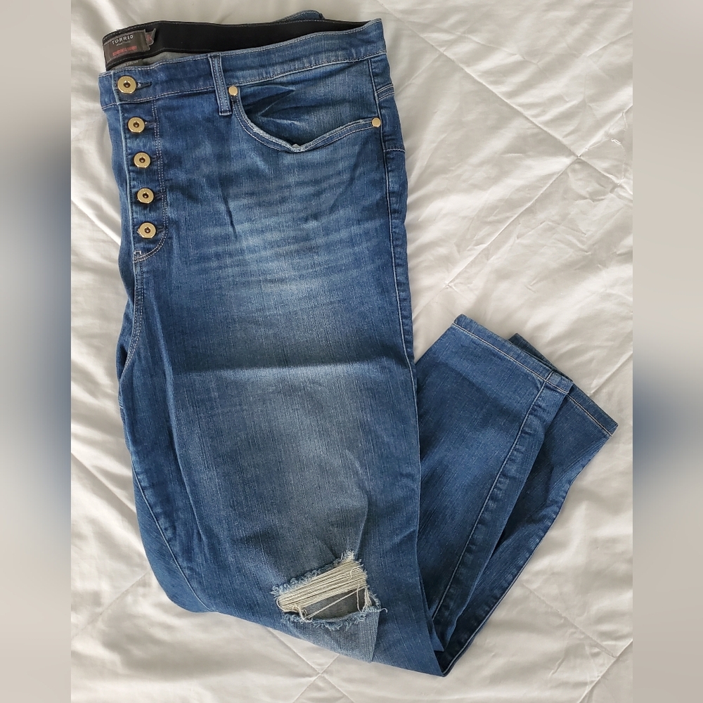 LIKE NEW Torrid Bombshell Skinny Jeans